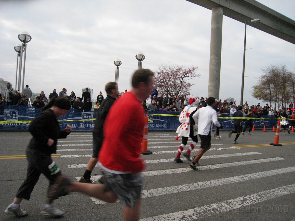 Detroit Turkey Trot 10K 2009 046.jpg - The 2009 Detroit Turkey trot 10K was run on November 29, 2009. A chilly and blustery day. Lots of costumes and racers though, 12400 strong!